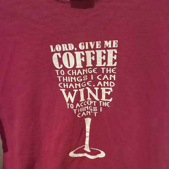 Women’s coffee and wine burgundy T-shirt -small - Picture 2 of 4